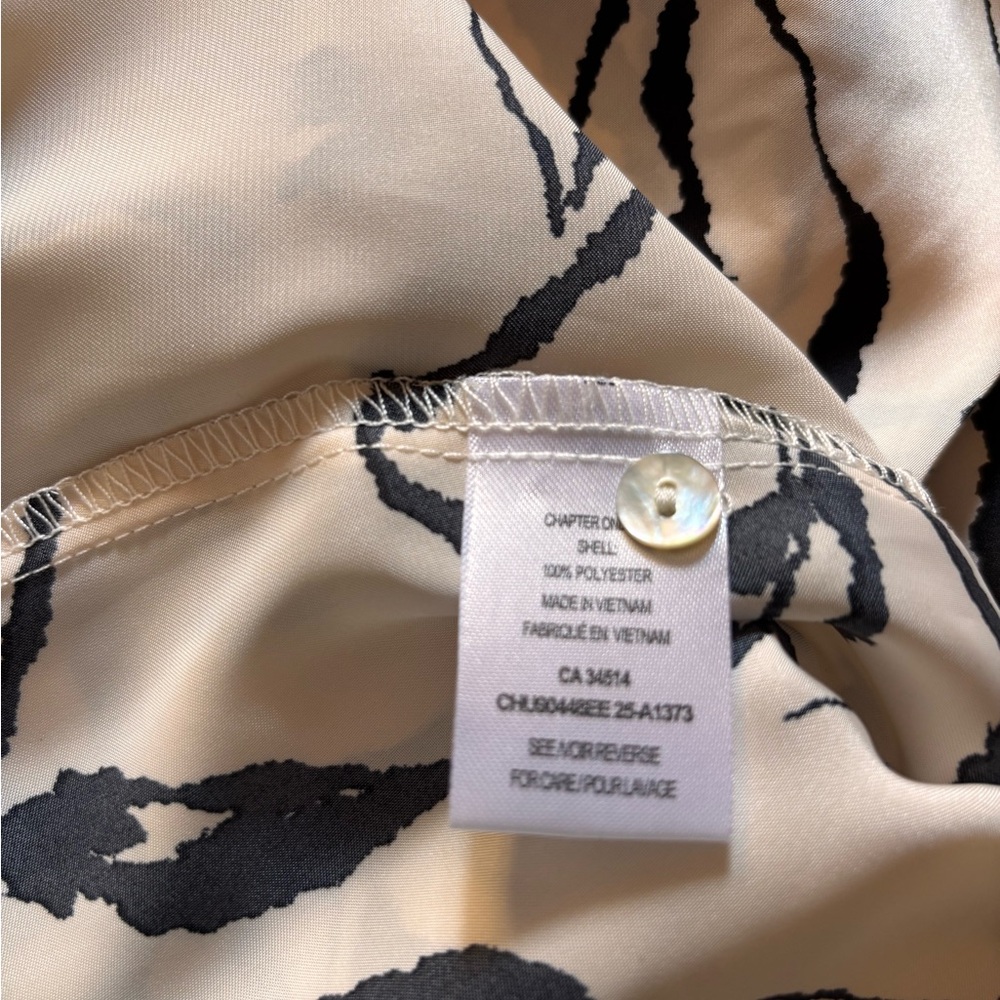 Silk-Blend Long Sleeve Button-Up Dress Shirt — Black Floral on Cream - Picture 4 of 4